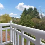 Stunning In Saint-pierre-en-auge With Wifi Сasa de vacaciones *