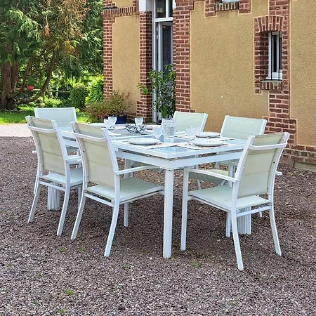 3 Bedroom Cozy In Saint-pierre-en-auge * Sainte-Marguerite-de-Viette