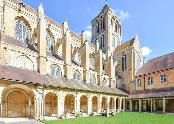 Cozy In Saint-pierre-en-auge Holiday home Sainte-Marguerite-de-Viette